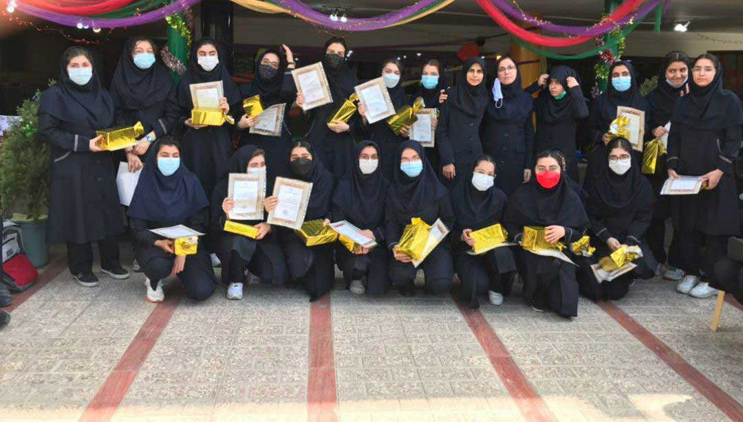 مراسم تقدیر از دانش آموزان برتر در زمینه های آموزشی، فرهنگی، پژوهشی و المپیاد در مسابقات و جشنواره های دانش آموزی